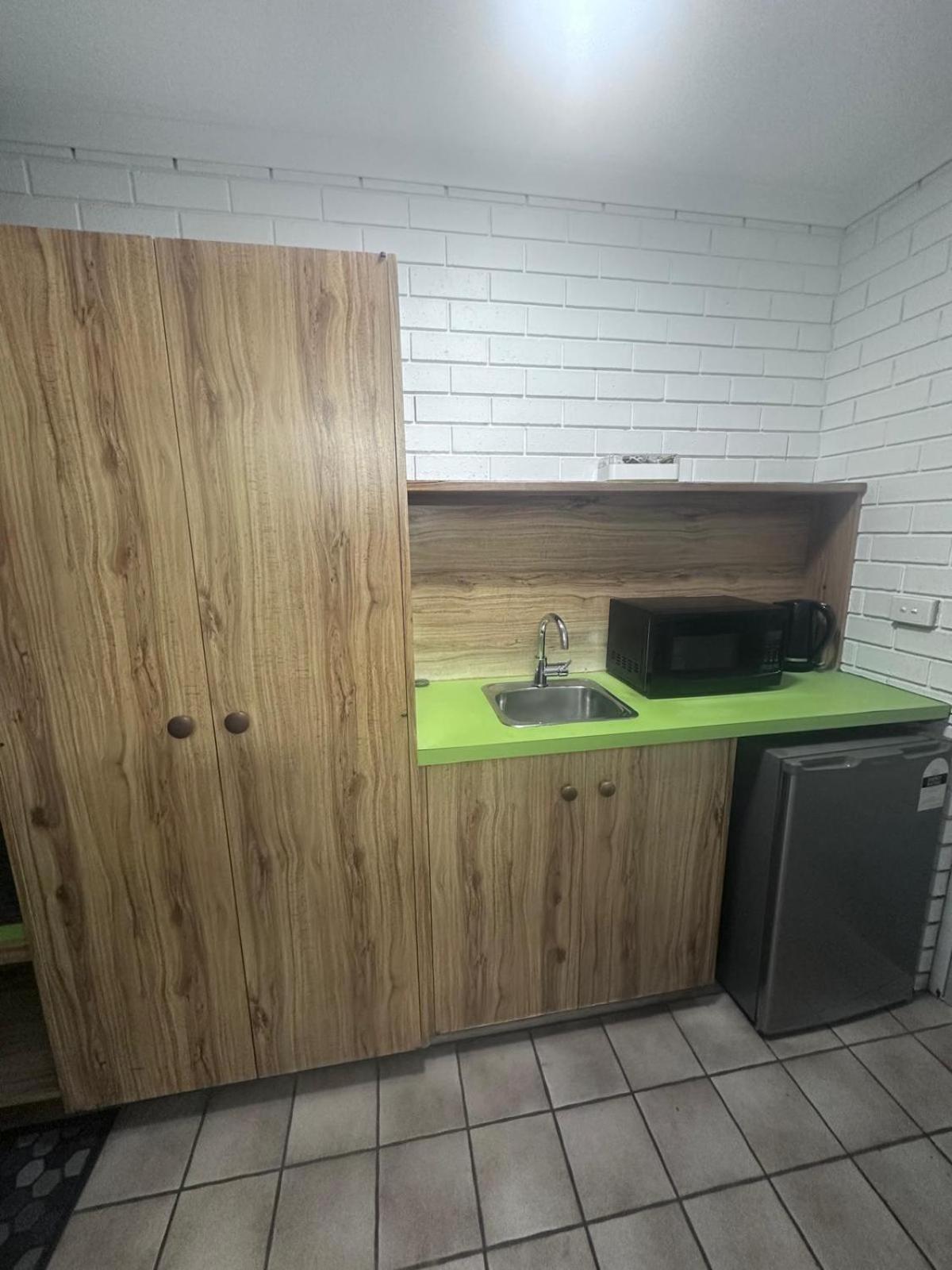 Albury Garden Court Motel Екстериор снимка